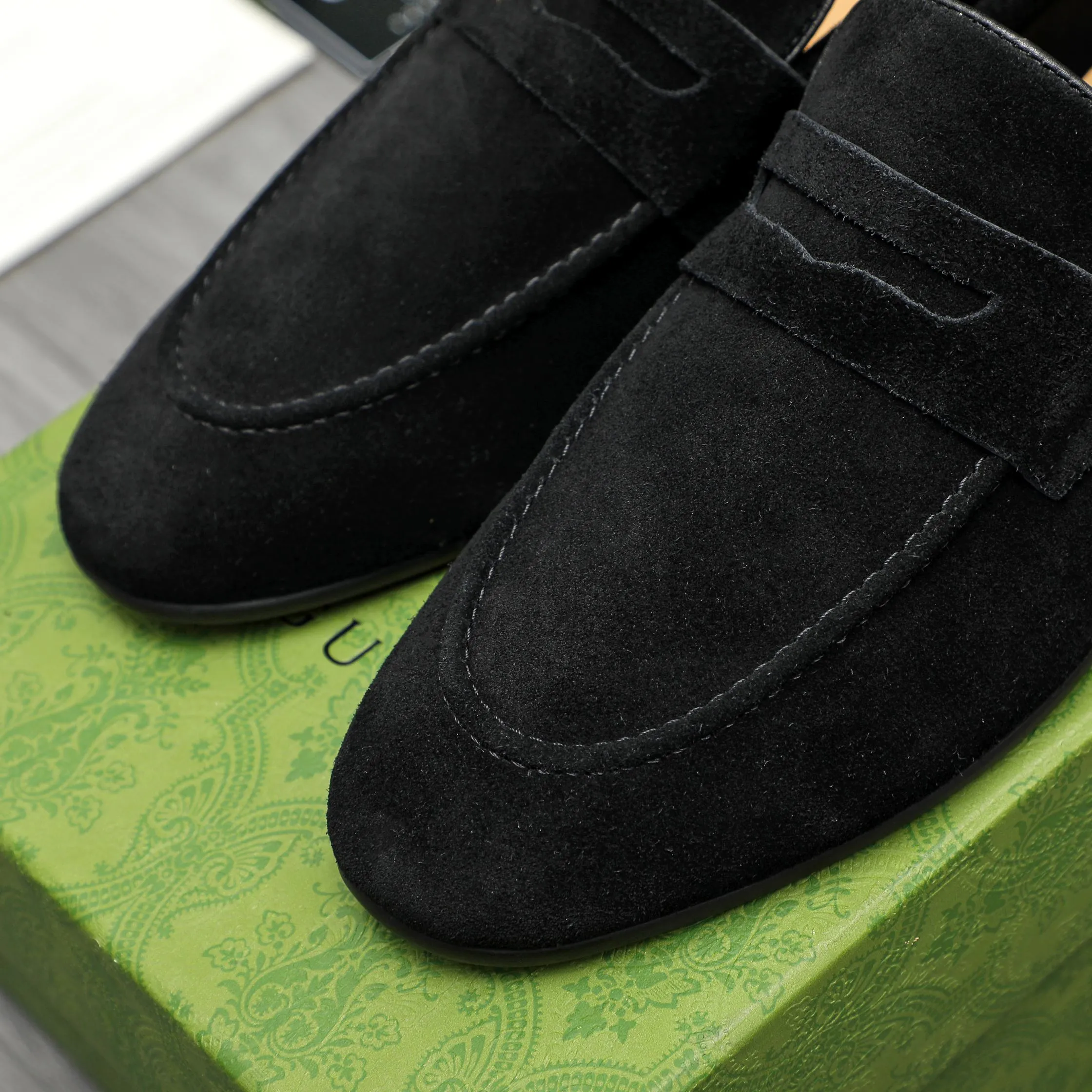 Men's shoes 💰p400 Product trademark: GUCCI "Gucci" business casual leather shoes Regular size: 38-46 (38.45.46 custom-made, non-returnable) Product materials: Selected suede cowhide upper, cowhide lining, original rubber outsole